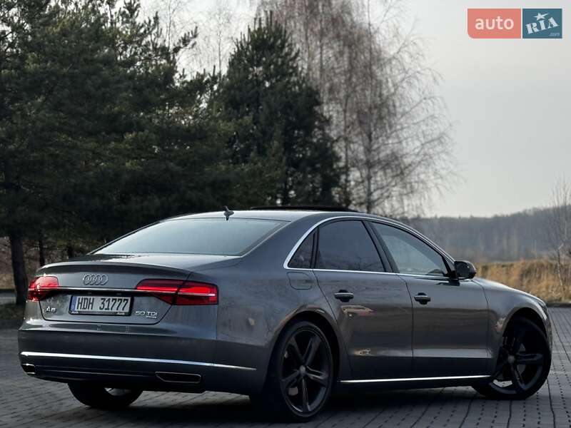 Седан Audi A8 2015 в Дрогобыче