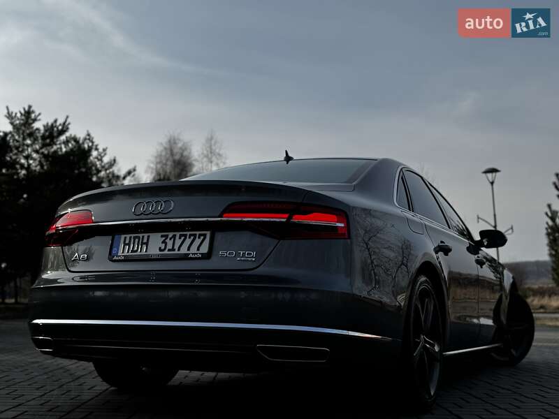 Седан Audi A8 2015 в Дрогобыче