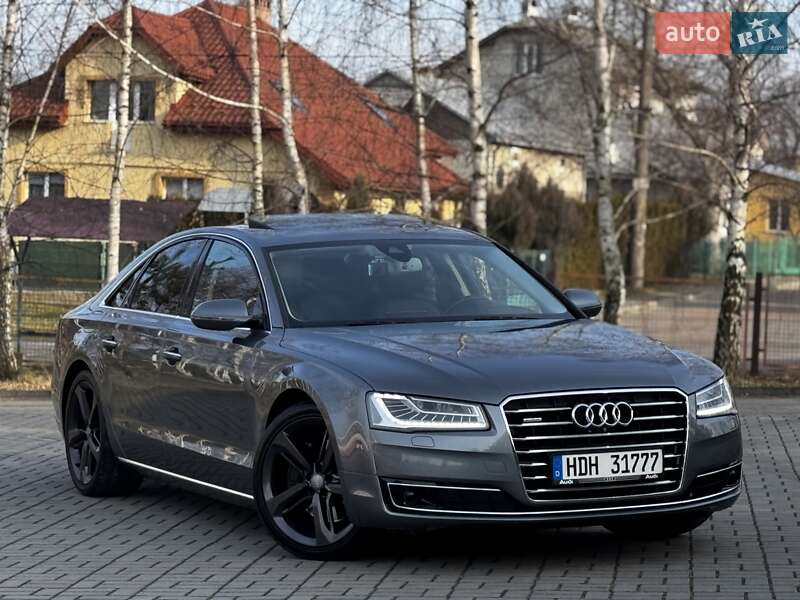 Седан Audi A8 2015 в Дрогобыче
