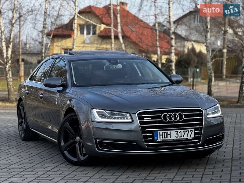 Седан Audi A8 2015 в Дрогобыче
