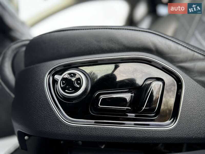 Седан Audi A8 2015 в Дрогобыче