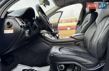 Седан Audi A8 2015 в 