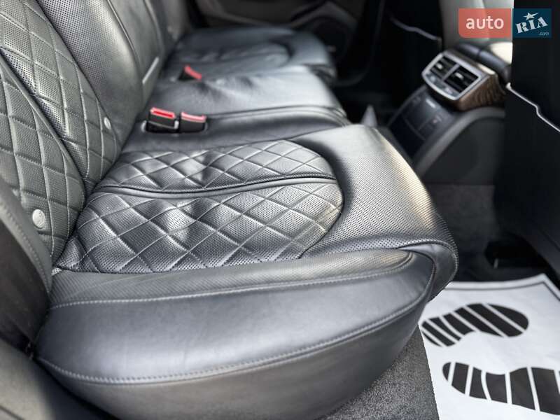 Седан Audi A8 2015 в Дрогобыче
