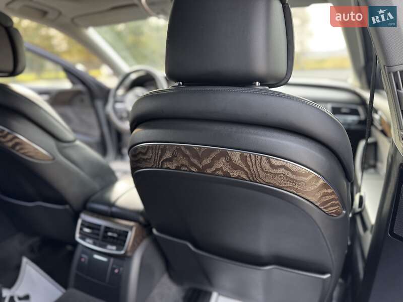 Седан Audi A8 2015 в Дрогобыче
