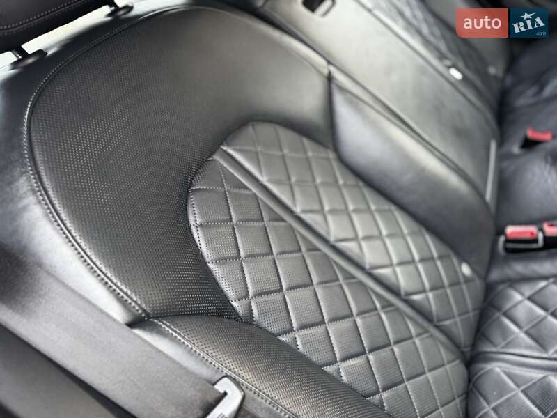 Седан Audi A8 2015 в Дрогобыче