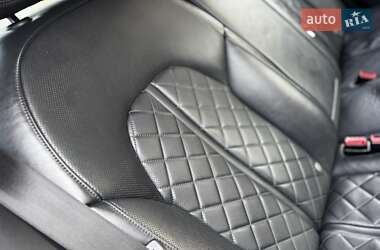 Седан Audi A8 2015 в 