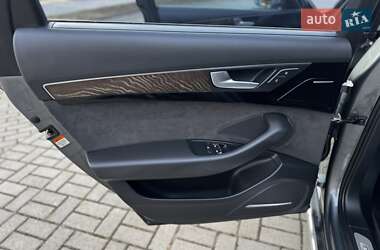 Седан Audi A8 2015 в 