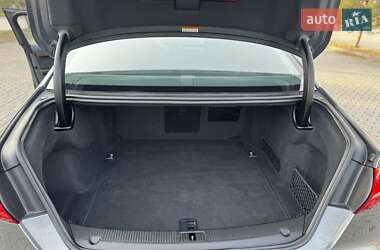 Седан Audi A8 2015 в 
