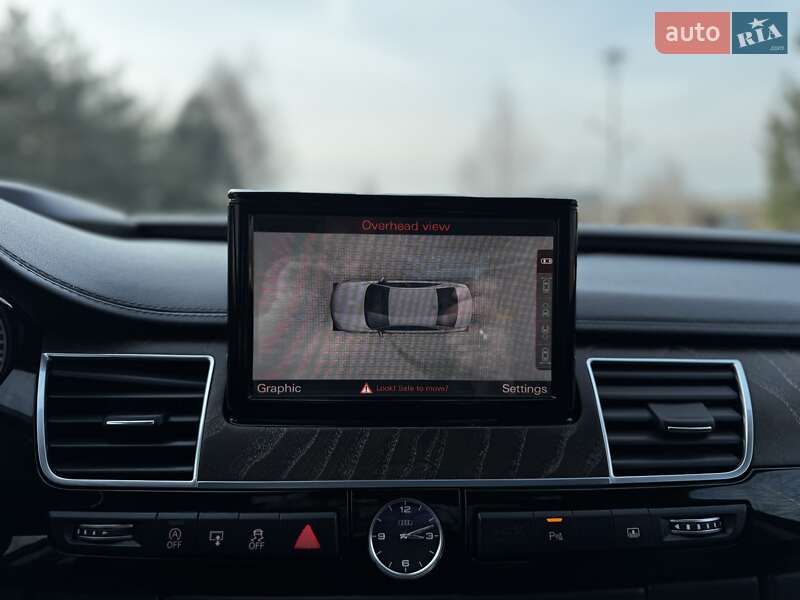 Седан Audi A8 2015 в Дрогобыче