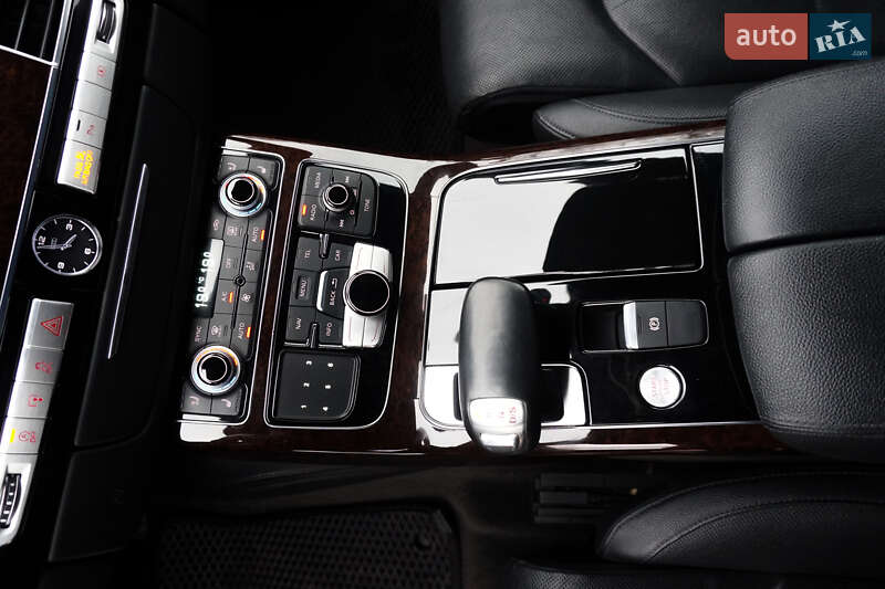Седан Audi A8 2014 в Виннице