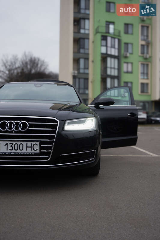 Седан Audi A8 2014 в Виннице