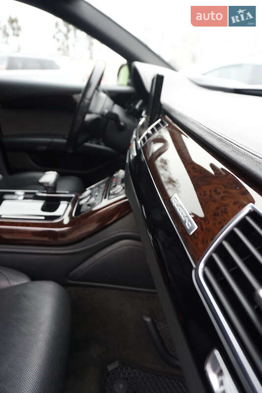 Седан Audi A8 2014 в Виннице
