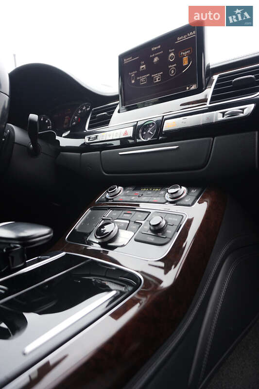 Седан Audi A8 2014 в Виннице
