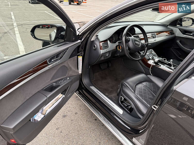 Седан Audi A8 2012 в Києві