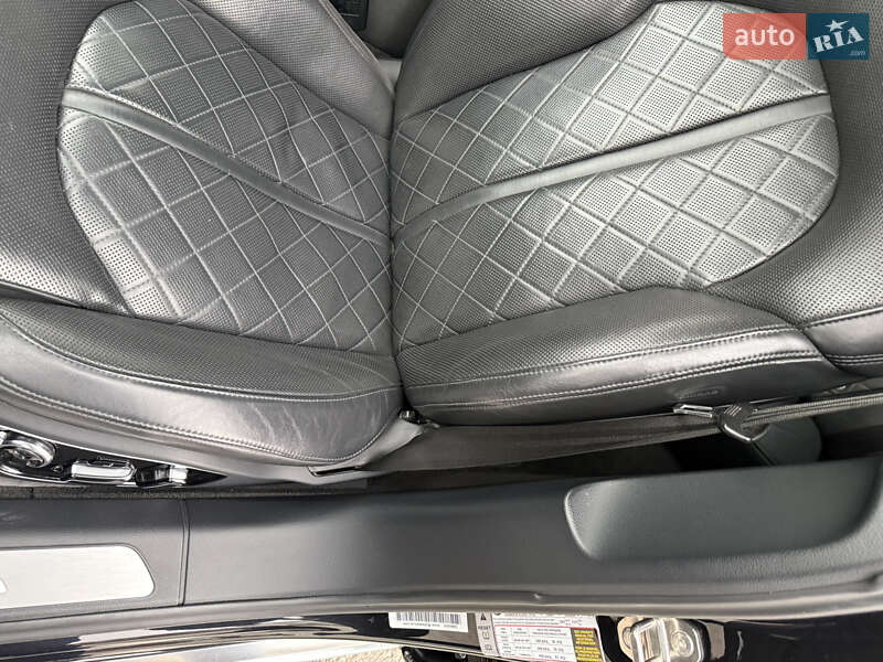 Седан Audi A8 2012 в Києві