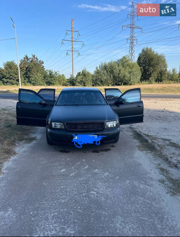 Седан Audi A8 1995 в 