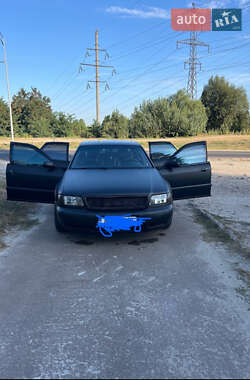 Седан Audi A8 1995 в 