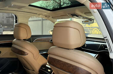 Седан Audi A8 2018 в 