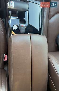 Седан Audi A8 2015 в 