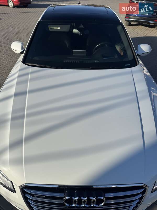 Седан Audi A8 2015 в Могилев-Подольске