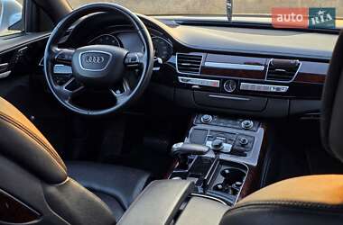 Седан Audi A8 2012 в Тернополе