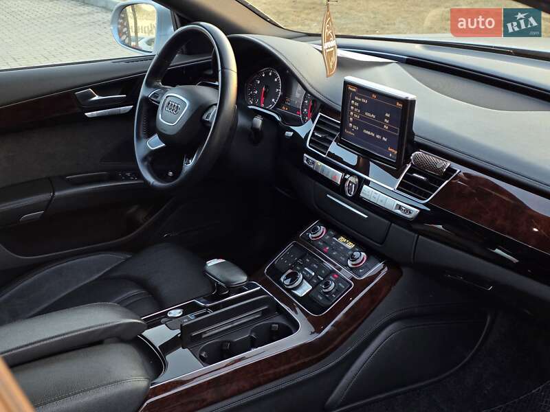 Седан Audi A8 2012 в Тернополе