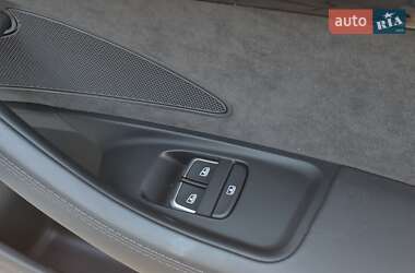 Седан Audi A8 2012 в Тернополе