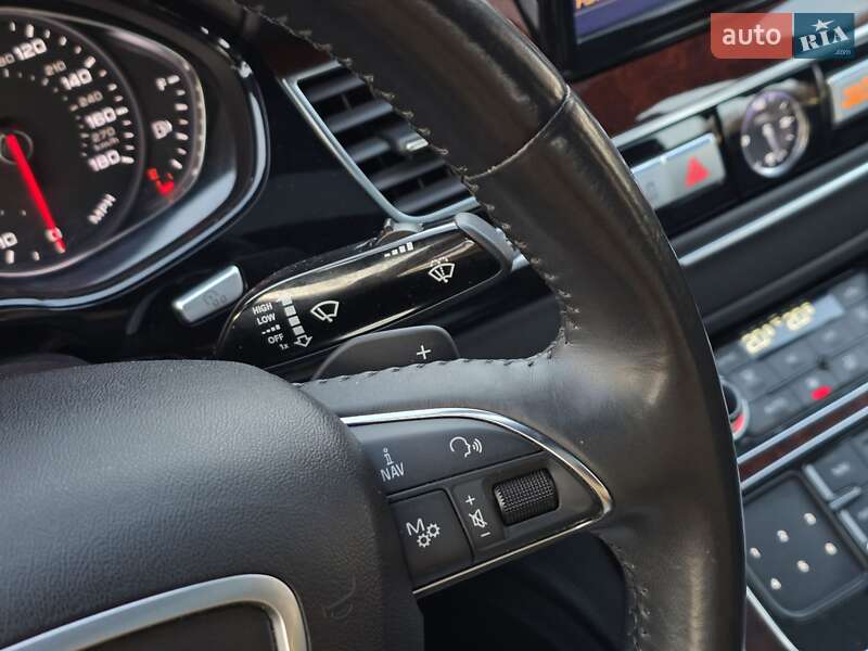 Седан Audi A8 2012 в Тернополе