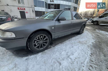 Седан Audi A8 1997 в 
