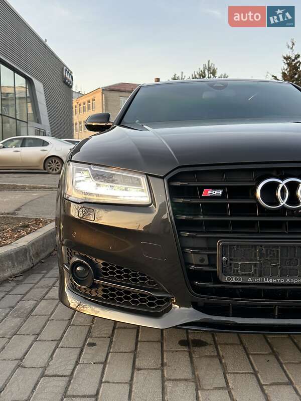Седан Audi A8 2015 в Киеве
