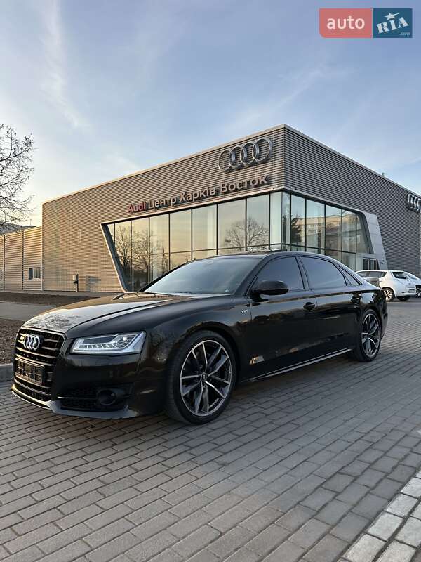 Седан Audi A8 2015 в Киеве