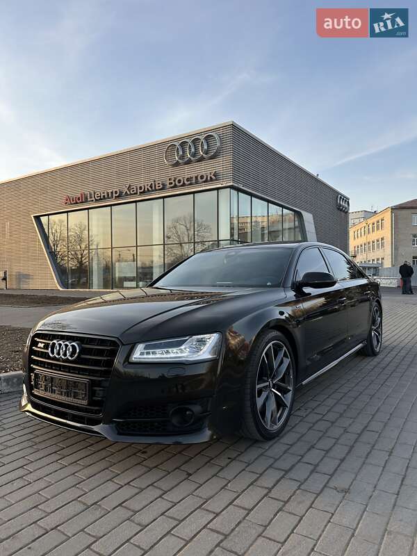 Седан Audi A8 2015 в Киеве