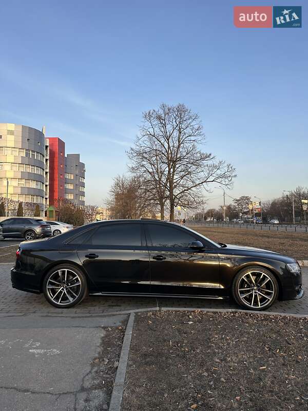 Седан Audi A8 2015 в Києві