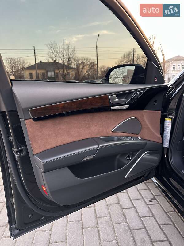 Седан Audi A8 2015 в Киеве