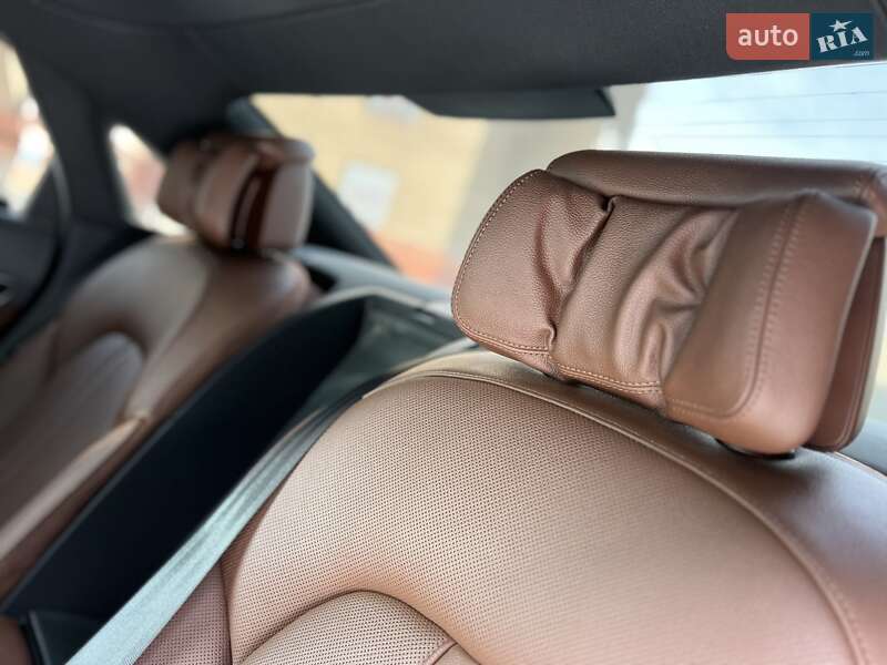 Седан Audi A8 2015 в Киеве