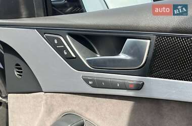 Седан Audi A8 2015 в 