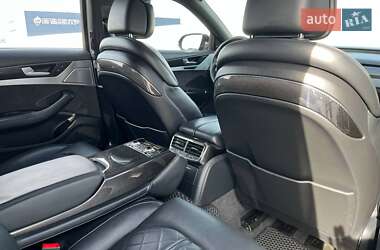 Седан Audi A8 2015 в 