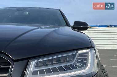 Седан Audi A8 2015 в 