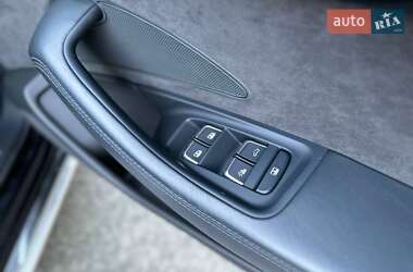Седан Audi A8 2012 в 