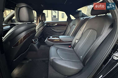 Седан Audi A8 2014 в Львове