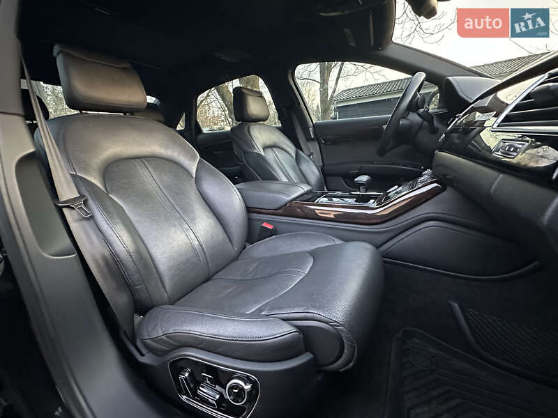 Седан Audi A8 2014 в Львове