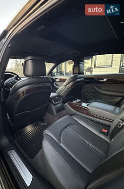 Седан Audi A8 2014 в Львове