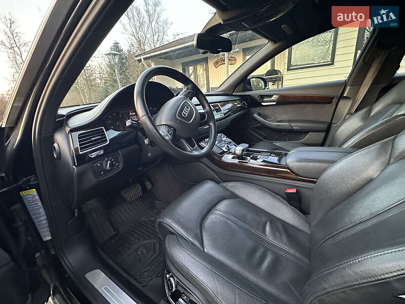 Седан Audi A8 2014 в Львове