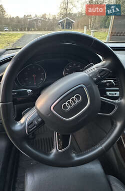 Седан Audi A8 2014 в Львове