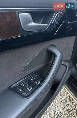 Седан Audi A8 2014 в Львове