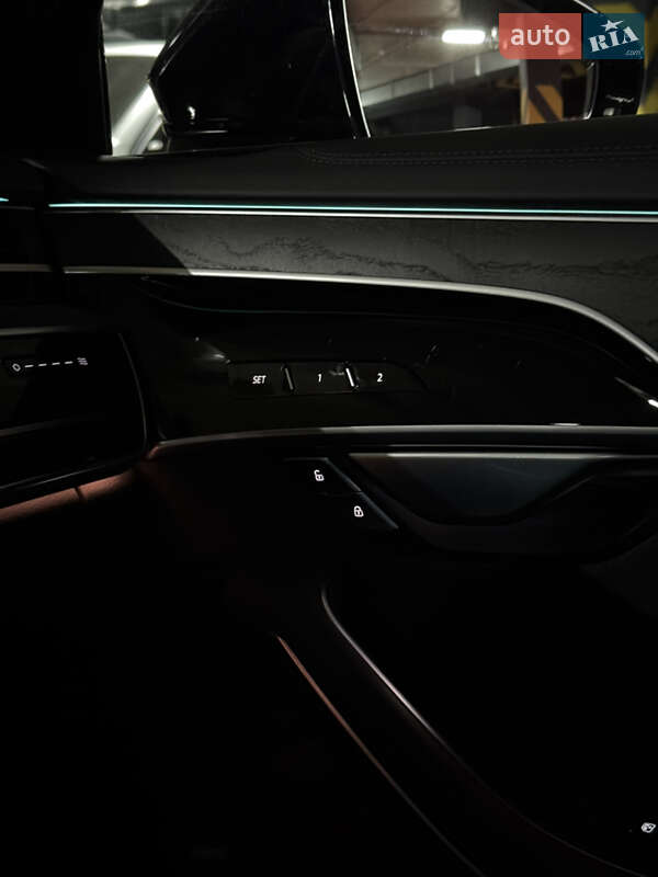 Седан Audi A8 2021 в Киеве