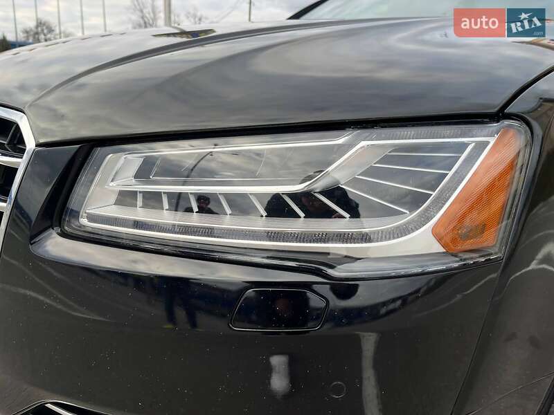 Седан Audi A8 2014 в Виннице