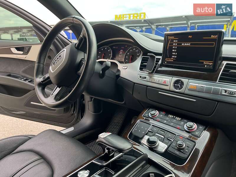 Седан Audi A8 2014 в Виннице