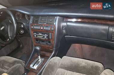 Седан Audi A8 1998 в 