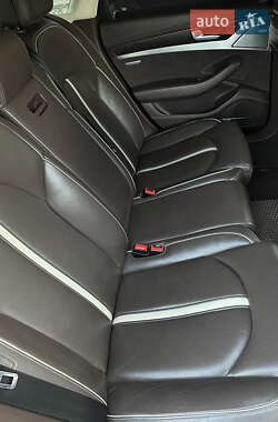 Седан Audi A8 2013 в 